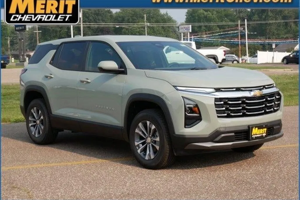 2026 Chevrolet Equinox LT photo 1