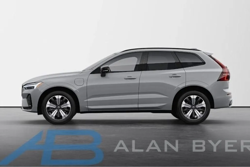 2025 Volvo XC60 T8 Core photo 1