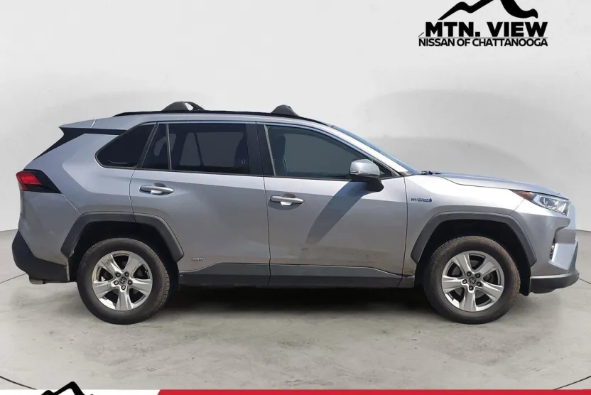 2020 Toyota RAV4 Hybrid XLE photo 1