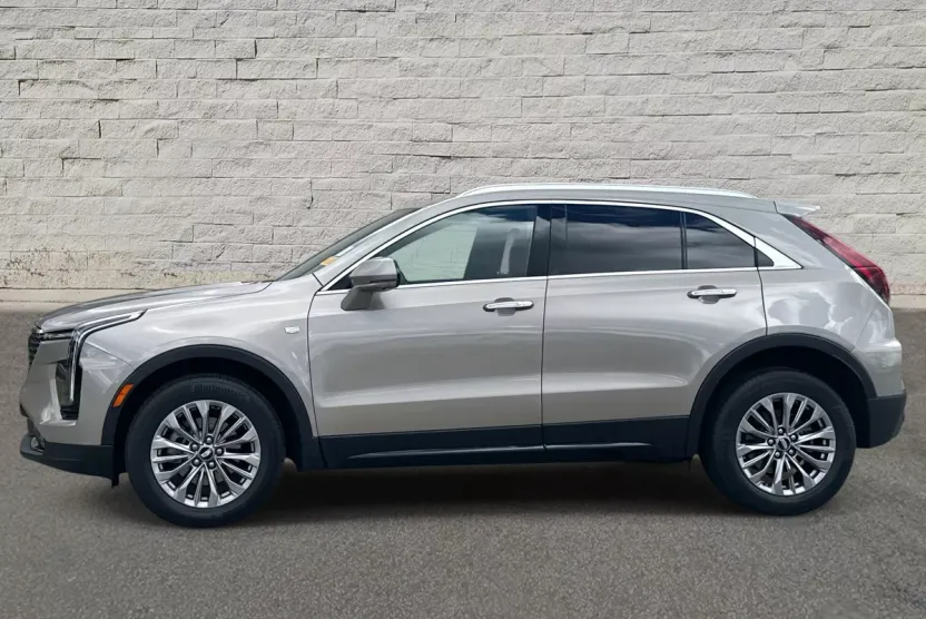 2025 Cadillac XT4 Premium Luxury photo 1