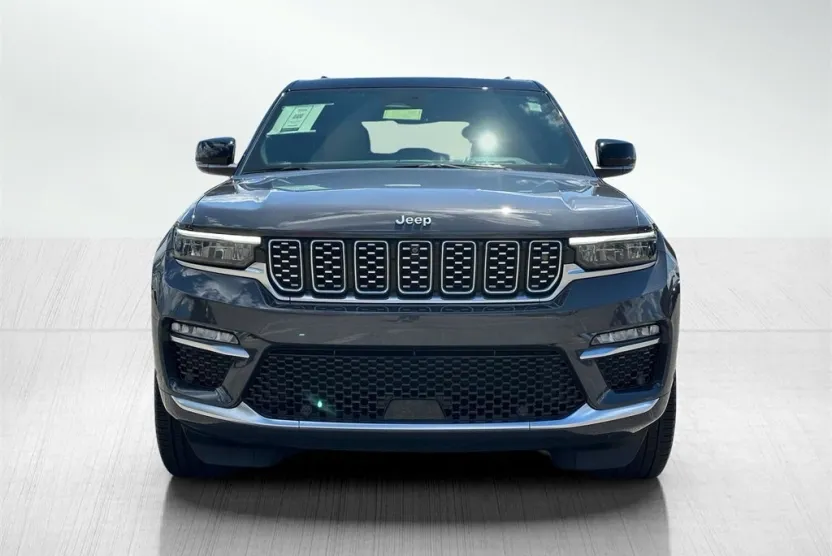 2022 Jeep Grand Cherokee Summit 4xe photo 1