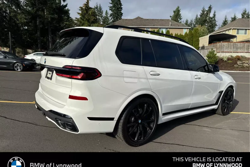 2024 Bmw X7 M60i photo 1