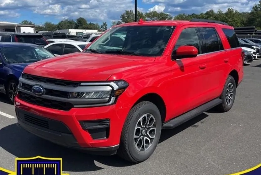 2024 Ford Expedition XLT photo 1