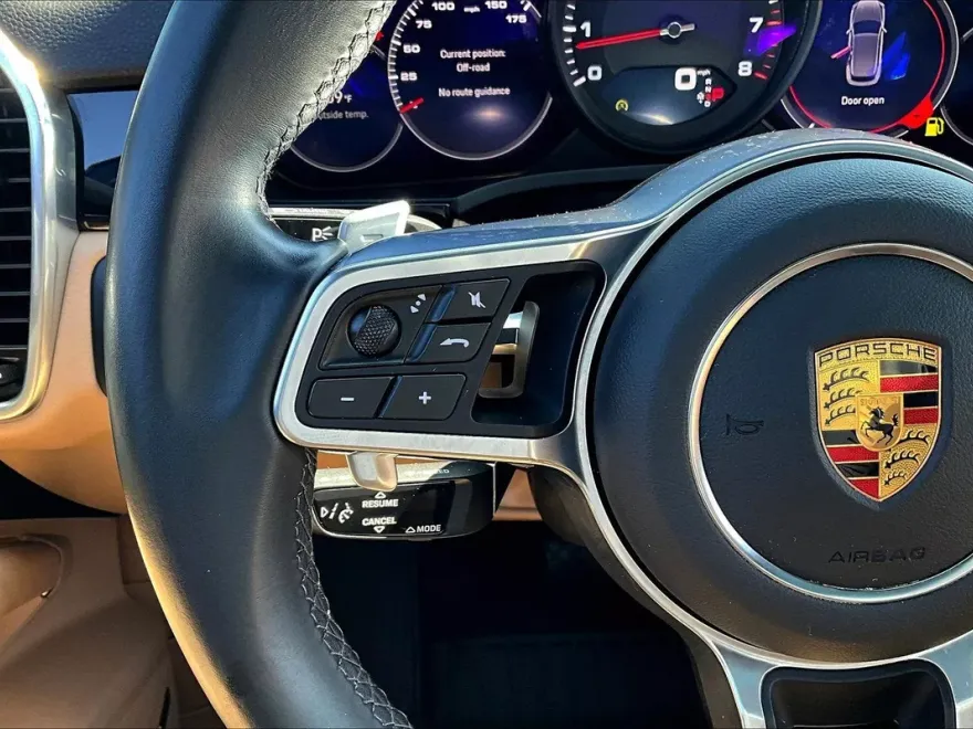 2023 Porsche Cayenne Platinum Edition photo 21