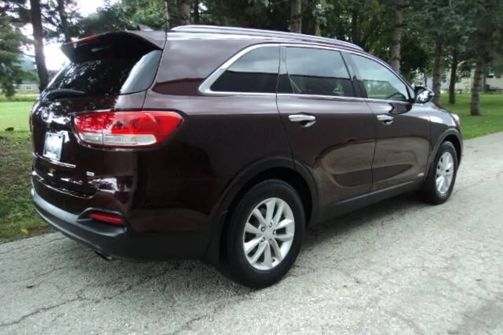 2016 Kia Sorento LX photo 1