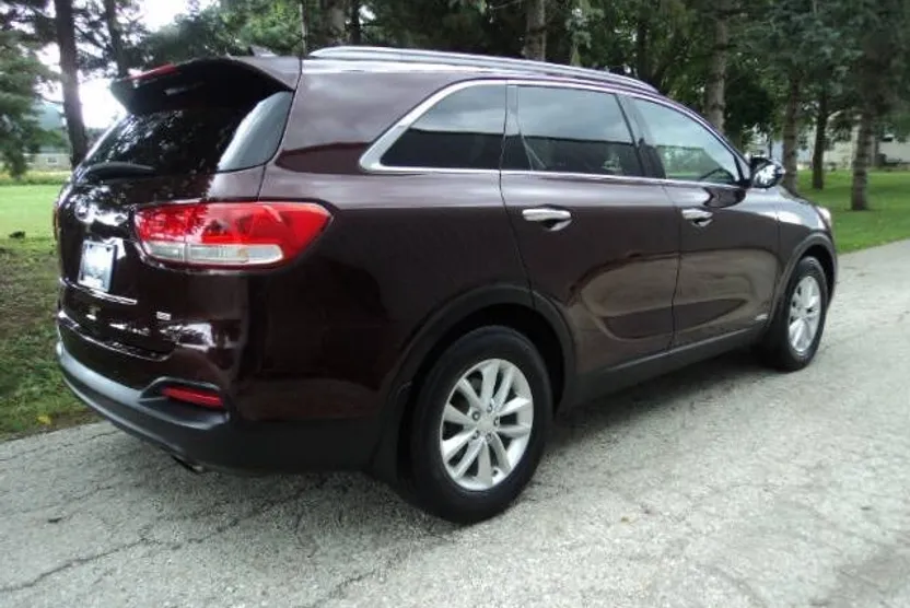 2016 Kia Sorento LX photo 1