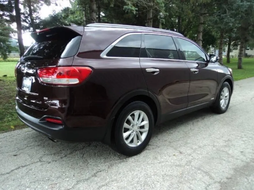 2016 Kia Sorento LX photo 1