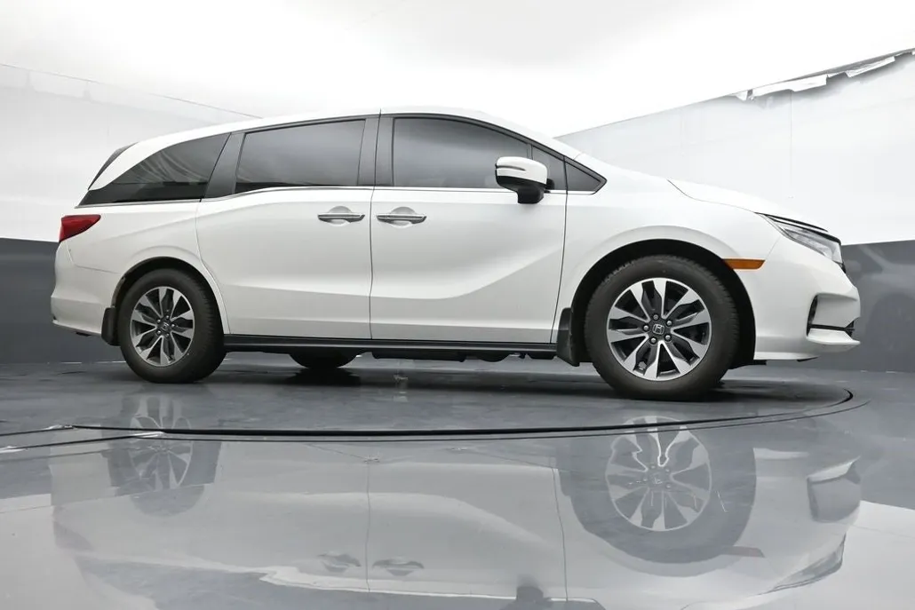 2022 Honda Odyssey EX-L photo 1