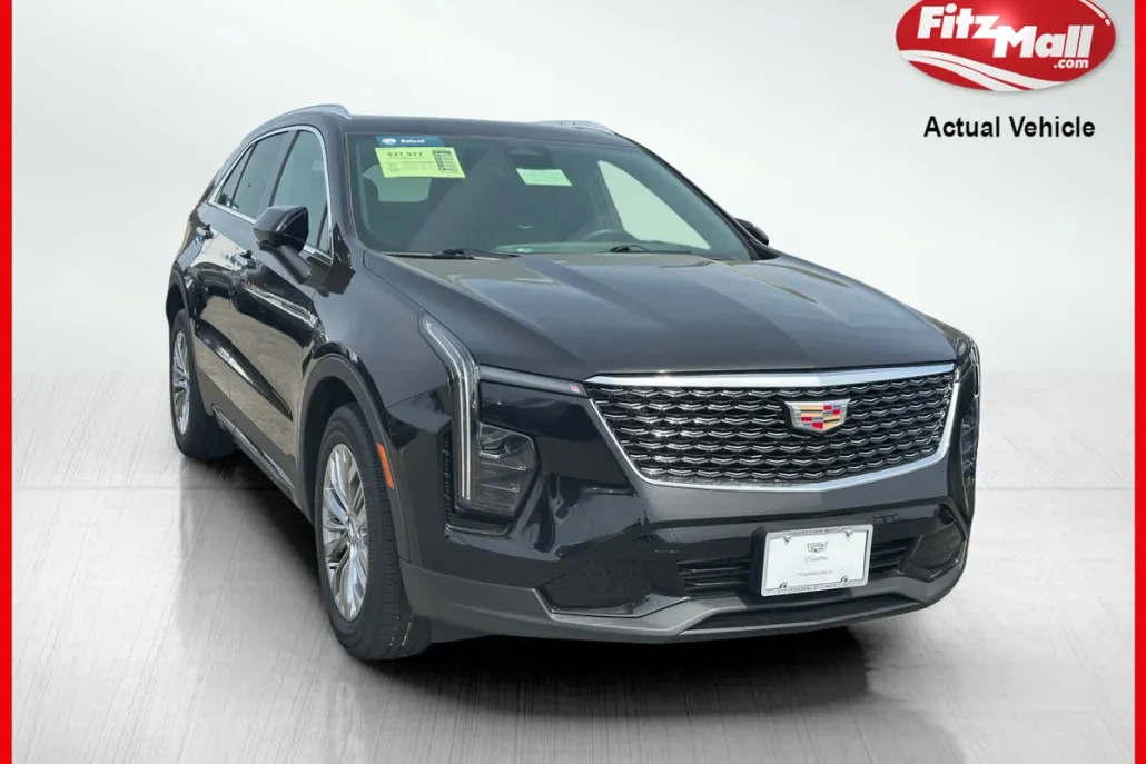 2024 Cadillac XT4 Premium Luxury photo 1