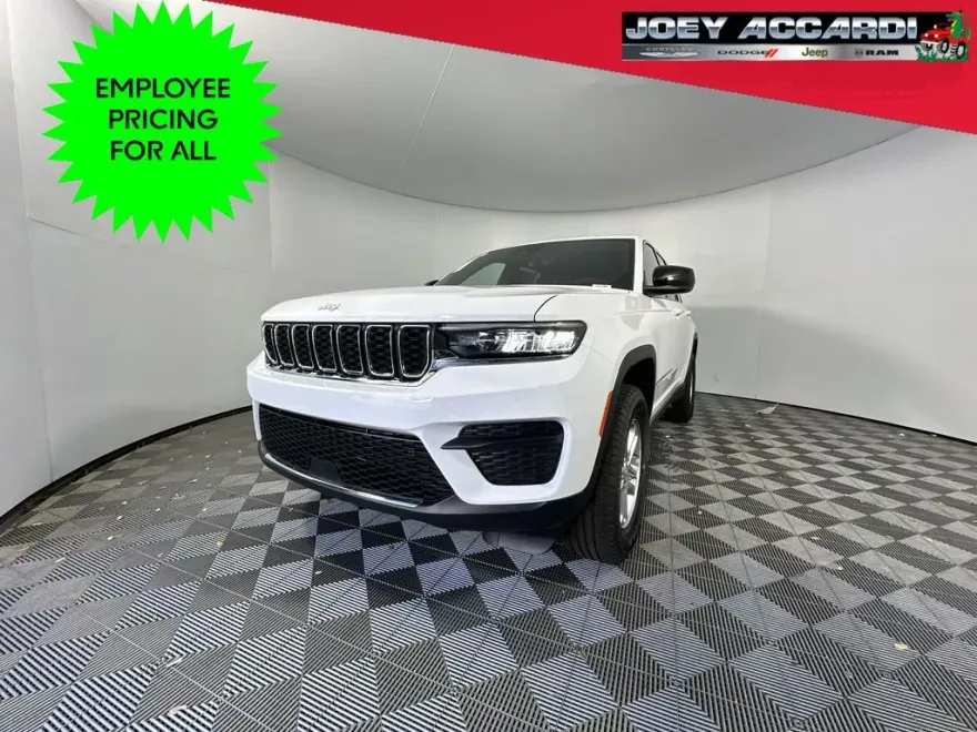 2025 Jeep Grand Cherokee Laredo photo 1