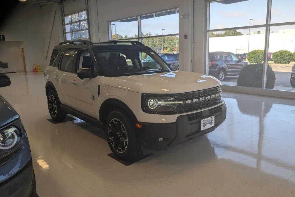 2025 Ford Bronco Sport Outer Banks photo 1