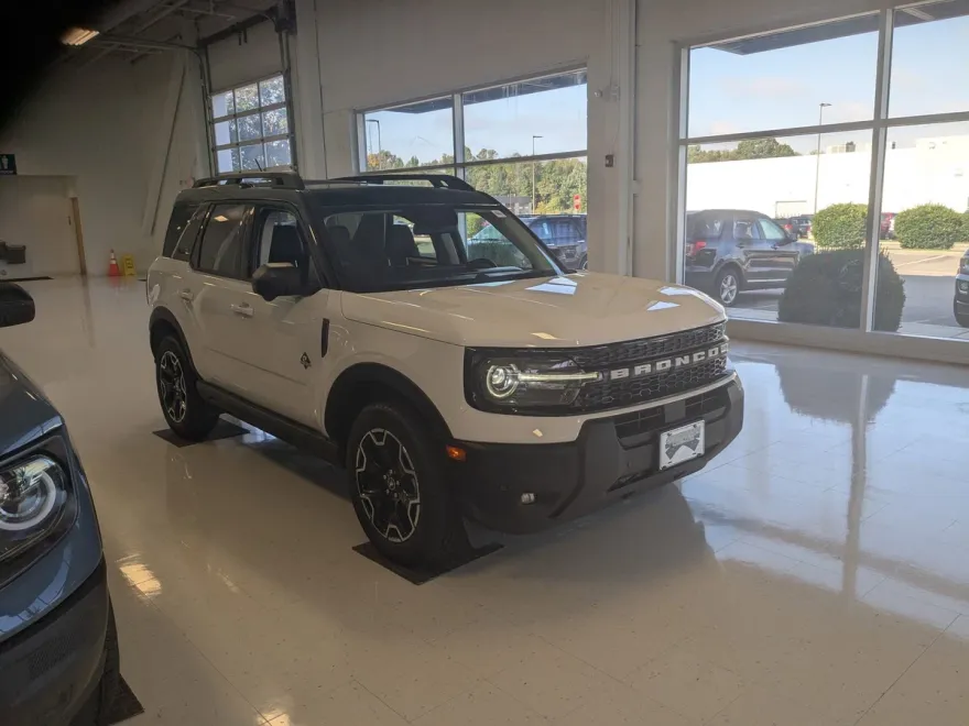 2025 Ford Bronco Sport Outer Banks photo 1