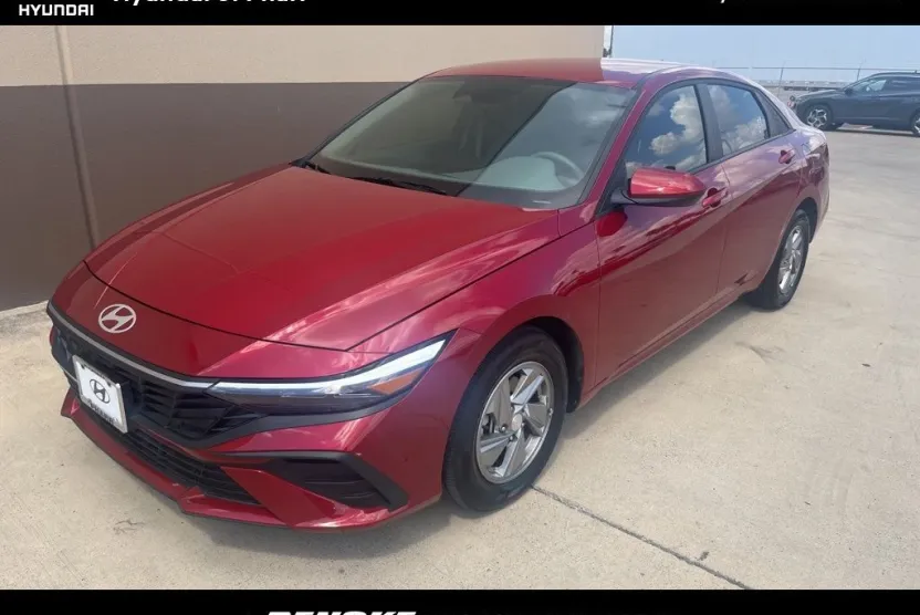 2025 Hyundai Elantra SE photo 1
