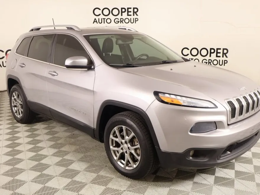 2018 Jeep Cherokee Latitude photo 1