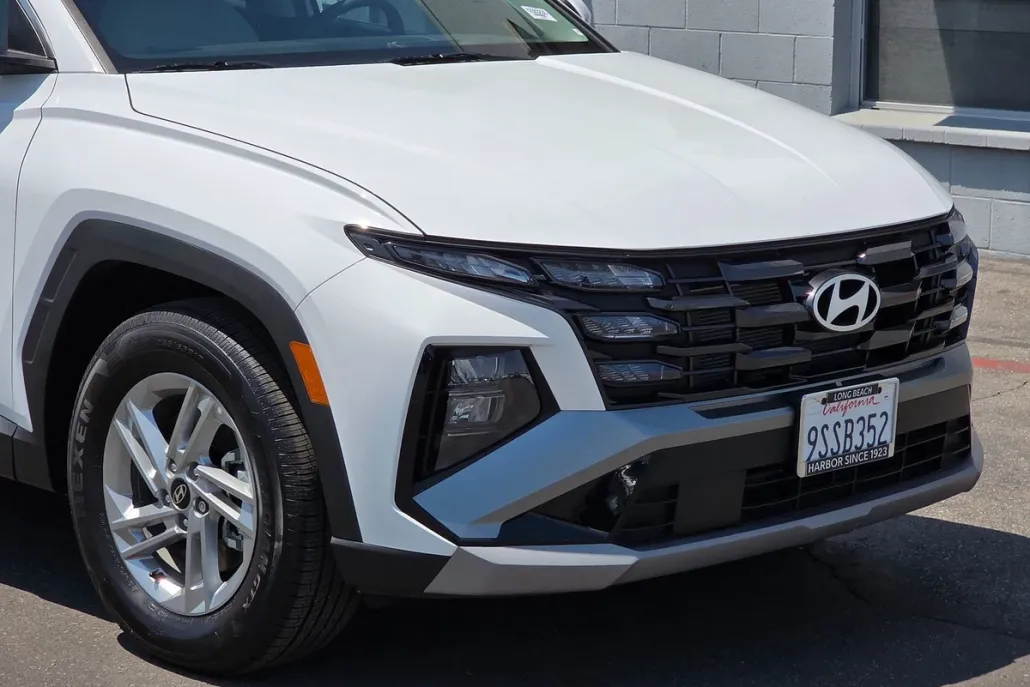 2025 Hyundai Tucson SE photo 1