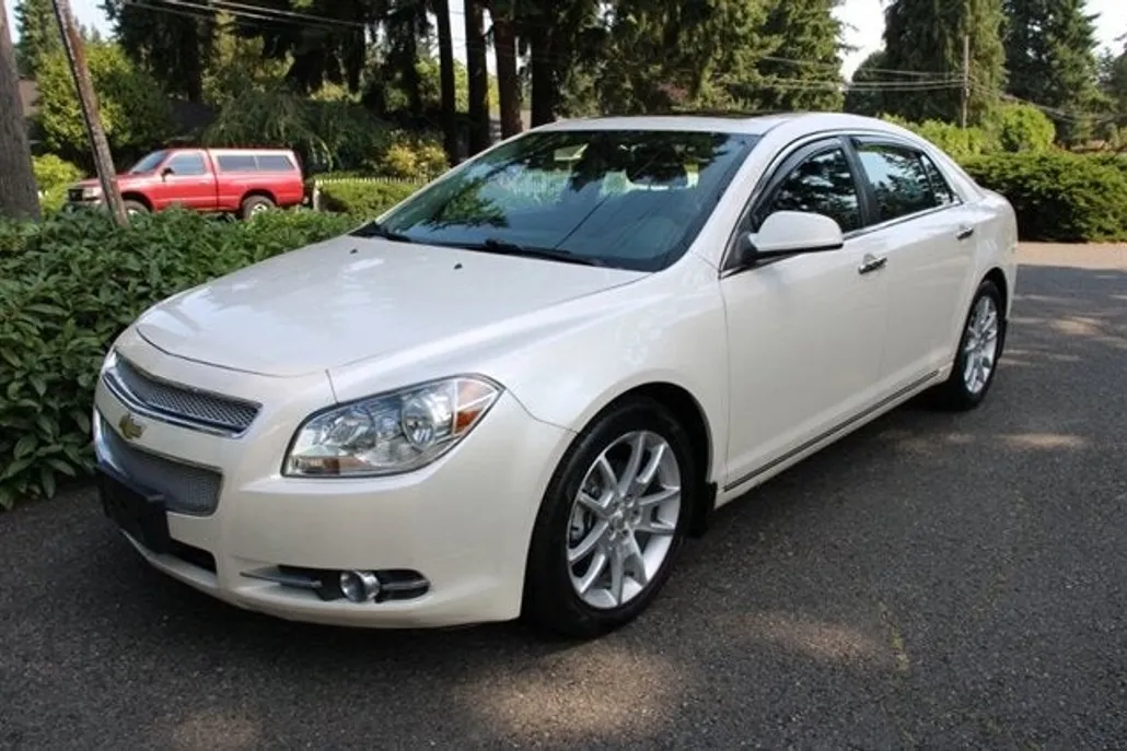 2011 Chevrolet Malibu LTZ photo 1