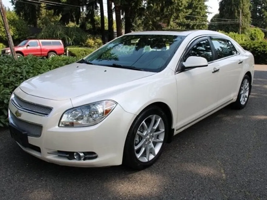 2011 Chevrolet Malibu LTZ photo 1