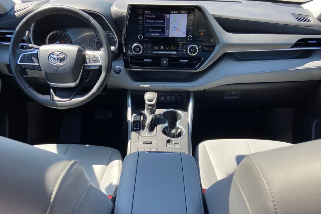 2022 Toyota Highlander XLE photo 1