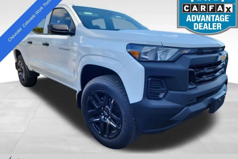 2025 Chevrolet Colorado LT photo 1