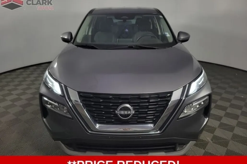2023 Nissan Rogue SV photo 1