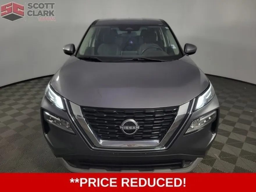2023 Nissan Rogue SV photo 1