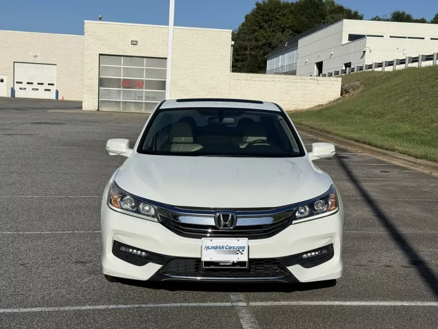 2016 Honda Accord EX-L photo 1