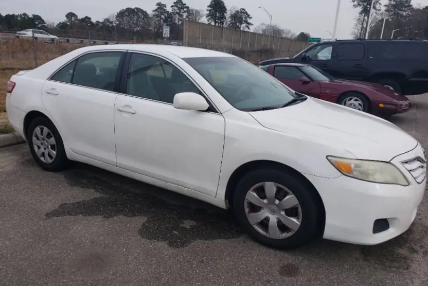 2011 Toyota Camry XSE photo 1