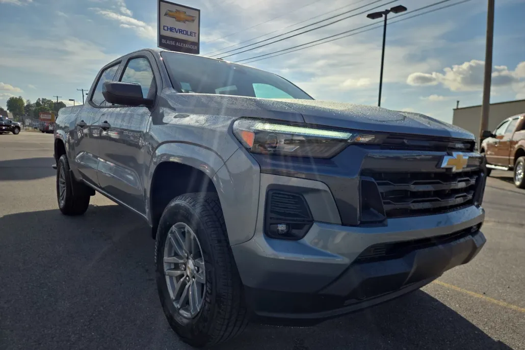 2026 Chevrolet Colorado LT photo 1