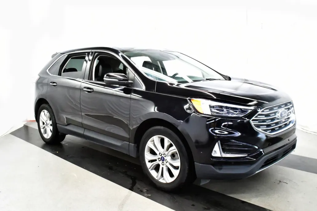 2022 Ford Edge Titanium photo 1
