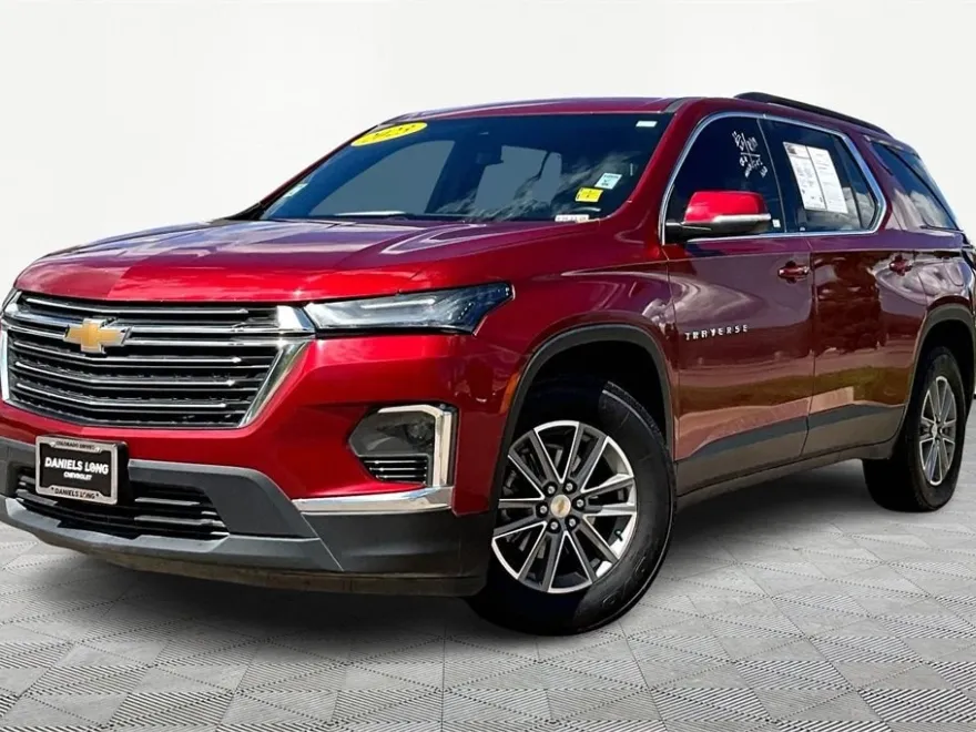 2023 Chevrolet Traverse Leather photo 1