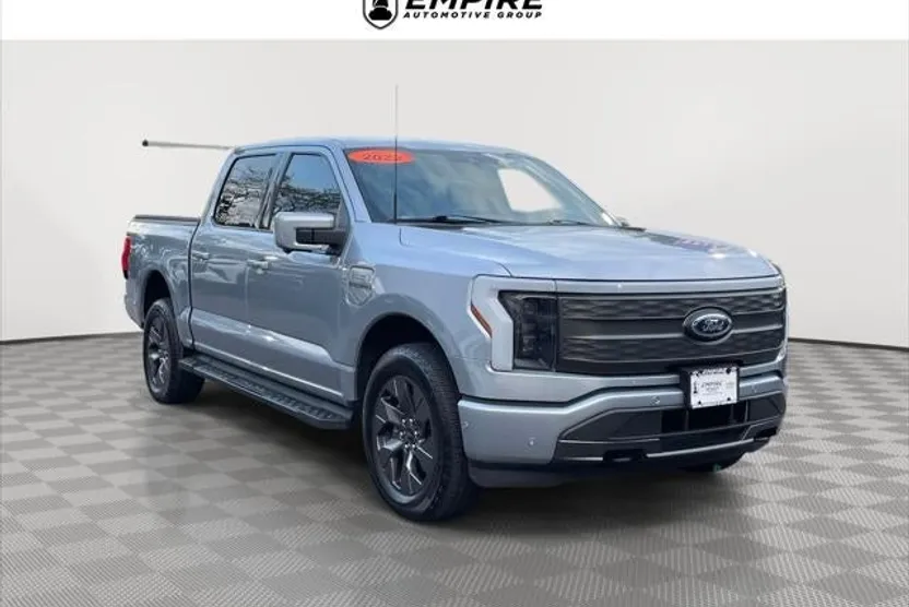 2022 Ford F-150 Lightning Lariat photo 1