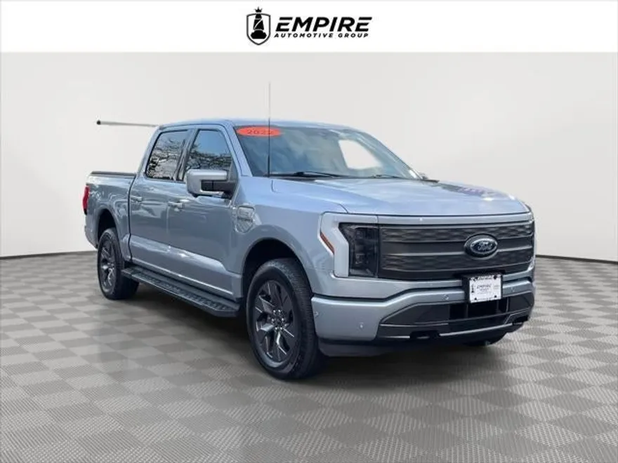 2022 Ford F-150 Lightning Lariat photo 1