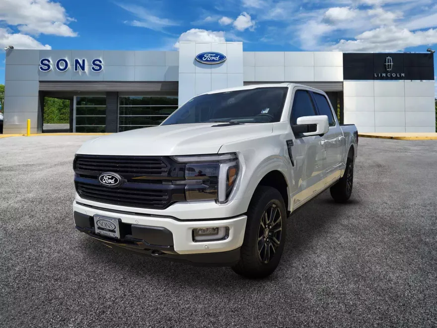 2025 Ford F-150 Platinum photo 1