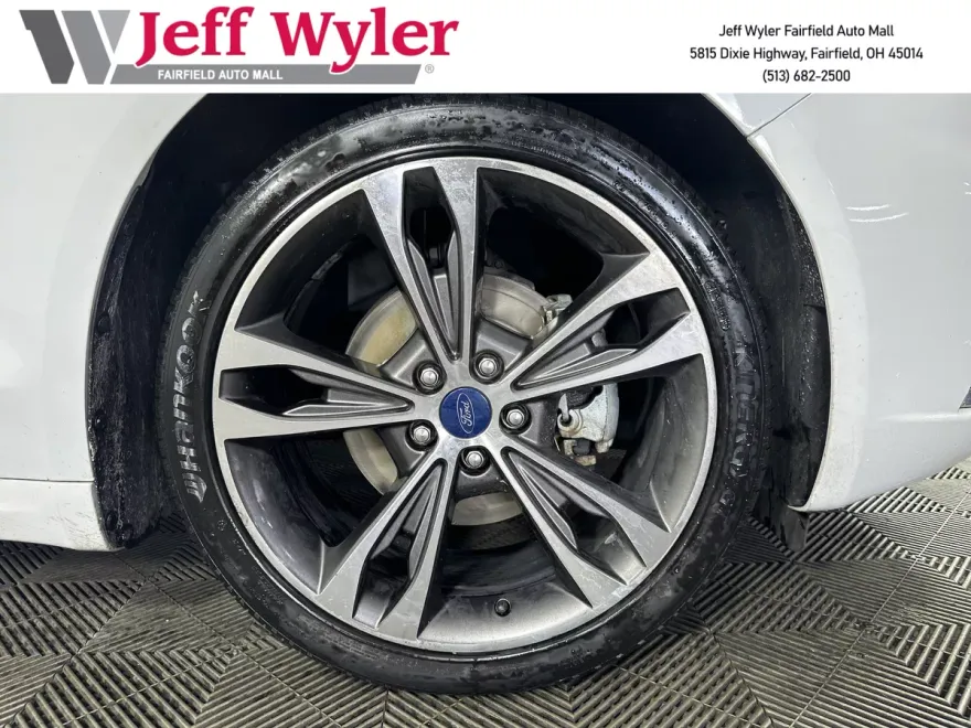 2019 Ford Fusion Titanium photo 1