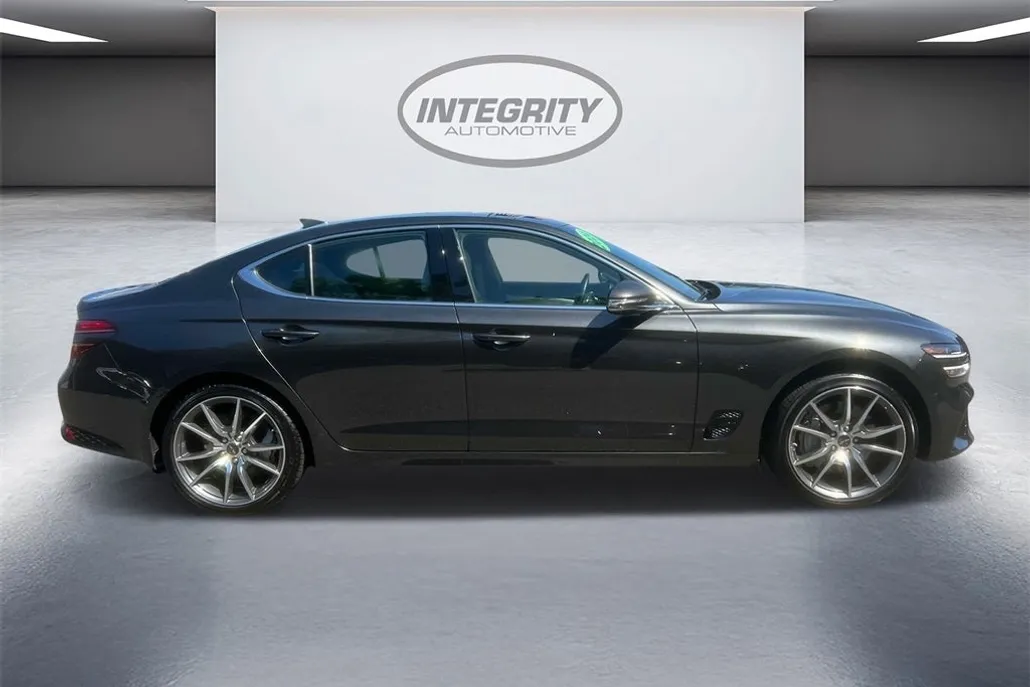 2024 Genesis G70 2.5T photo 1