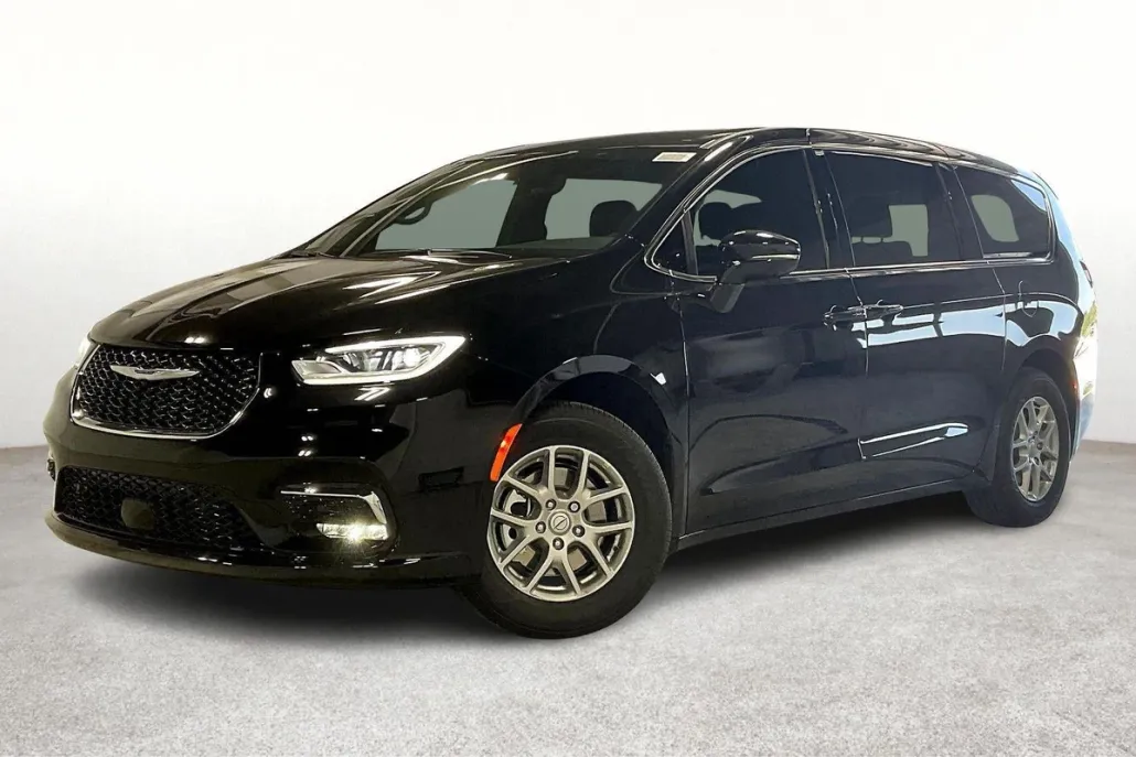 2026 Chrysler Pacifica photo 1