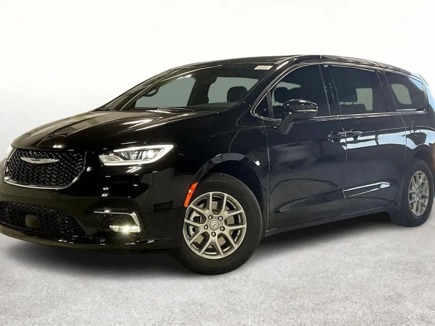 2026 Chrysler Pacifica photo 1