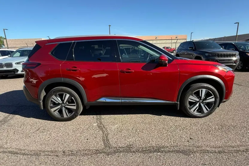 2023 Nissan Rogue SL photo 1