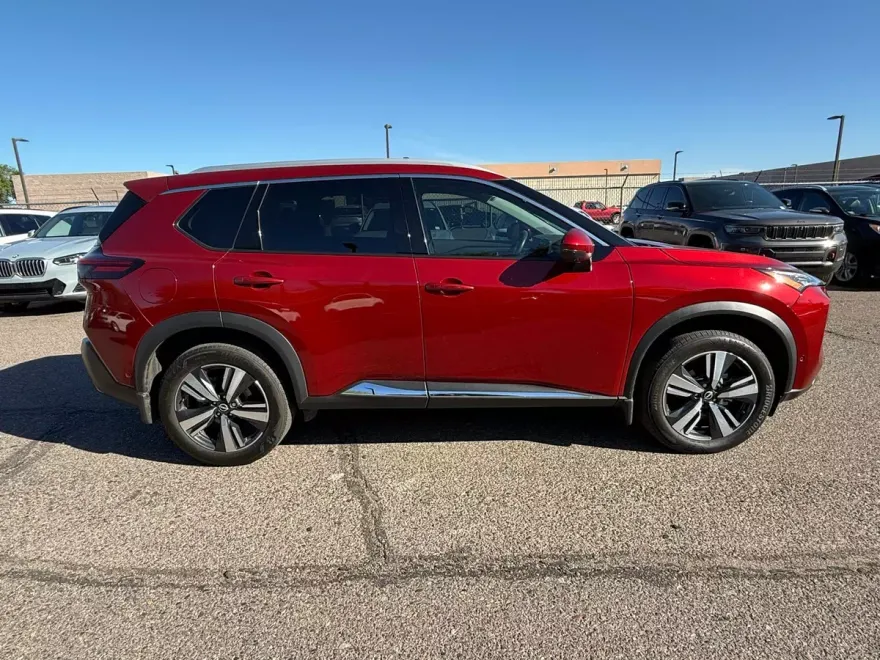 2023 Nissan Rogue SL photo 1