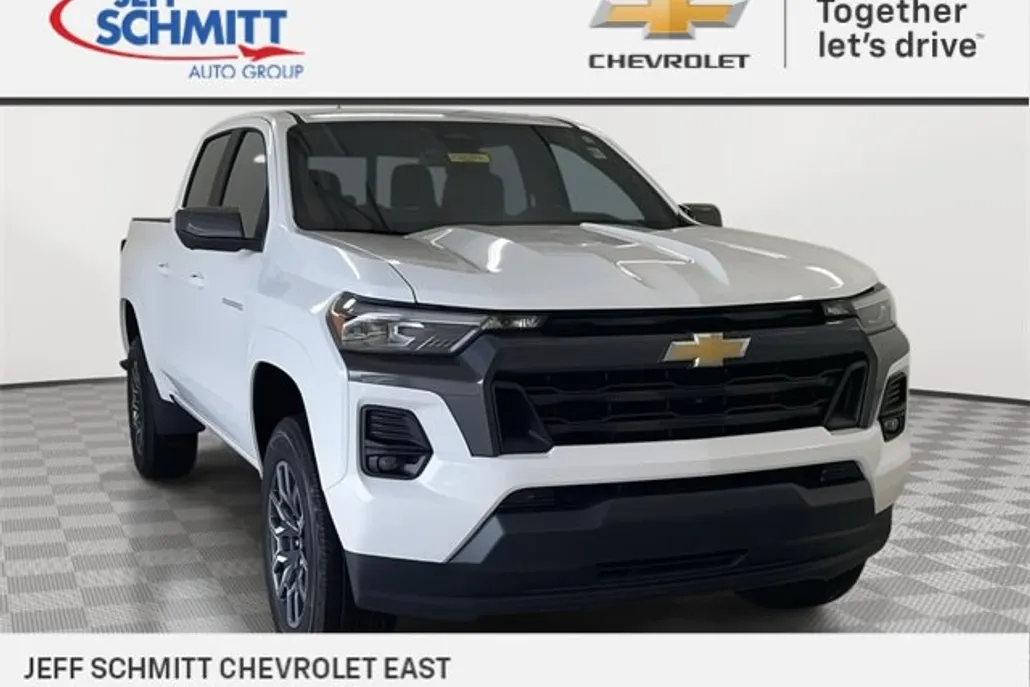 2024 Chevrolet Colorado LT photo 1