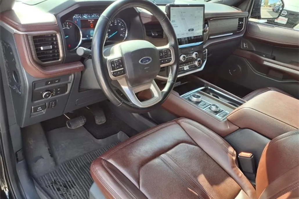 2022 Ford Expedition Limited photo 1