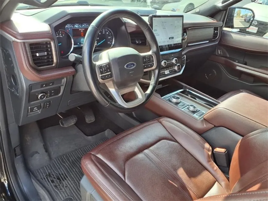 2022 Ford Expedition Limited photo 1