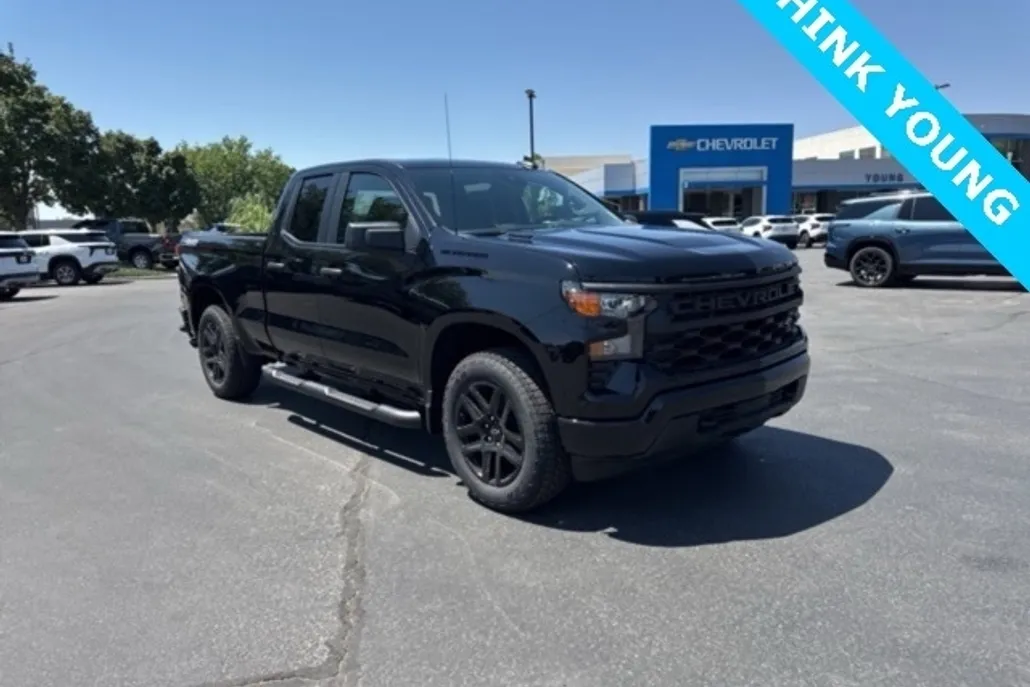 2026 Chevrolet Silverado 1500 Custom photo 1