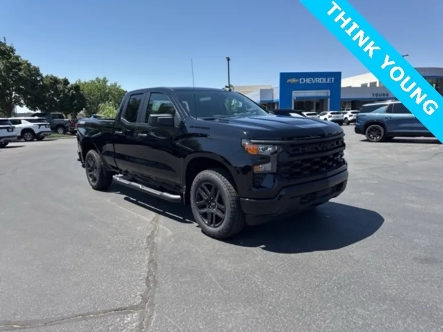 2026 Chevrolet Silverado 1500 Custom photo 1