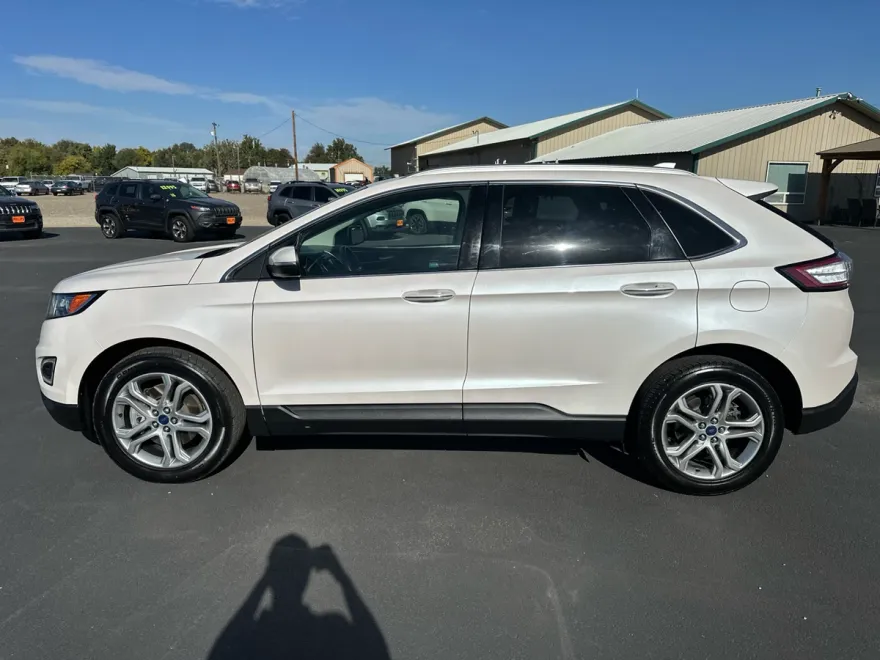 2017 Ford Edge Titanium photo 1