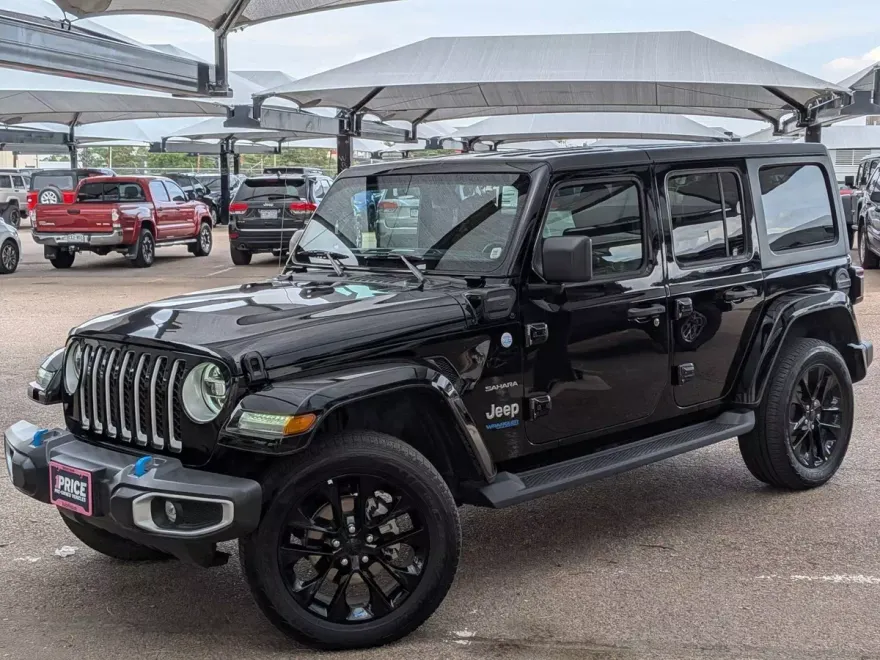 2022 Jeep Wrangler 4xe Unlimited Sahara Sport photo 1