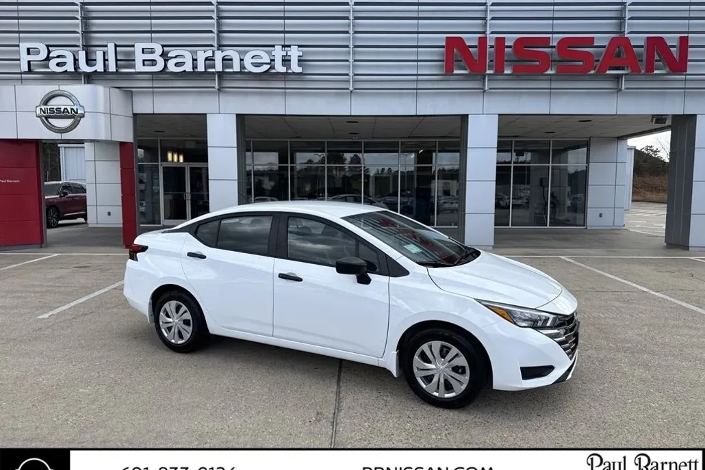 2025 Nissan Versa 1.6 S photo 1