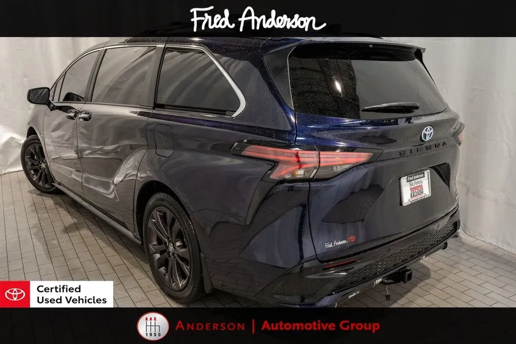 2024 Toyota Sienna XSE photo 1