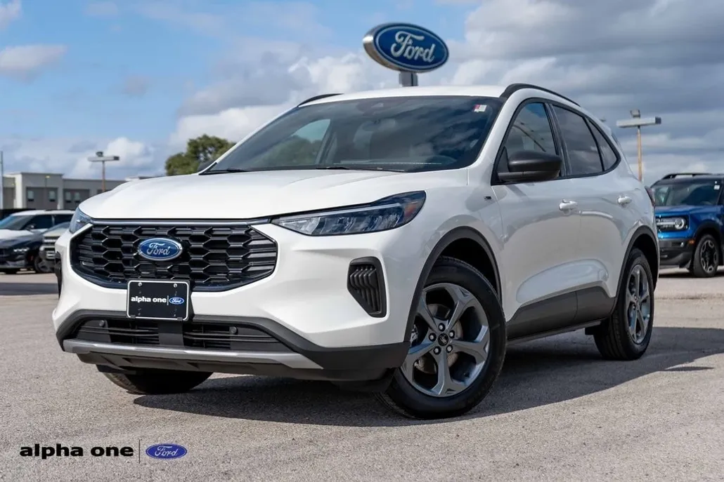 2025 Ford Escape ST-Line photo 1