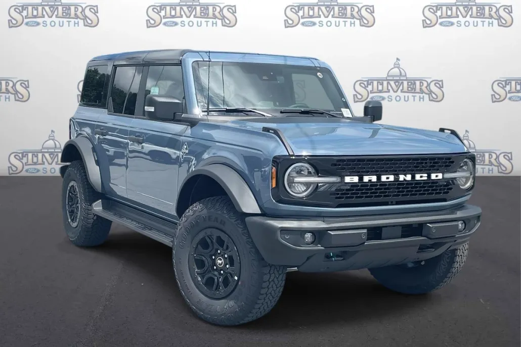 2025 Ford Bronco Outer Banks photo 1